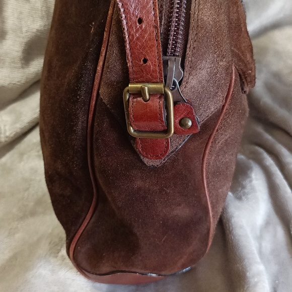 VGT Thomas Burberry Suede shoulder handbag - Picture 4 of 15